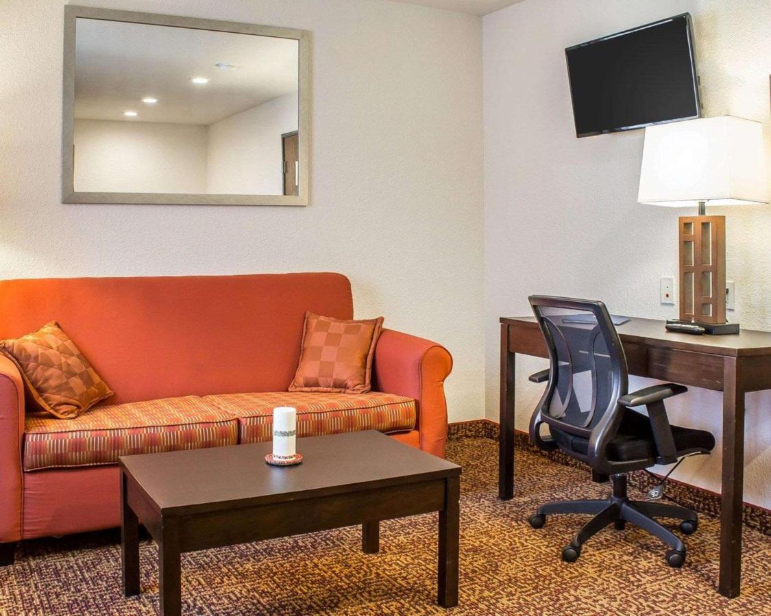 King Suite with Sofa Bed - Non-Smoking at Rodeway Inn Milford