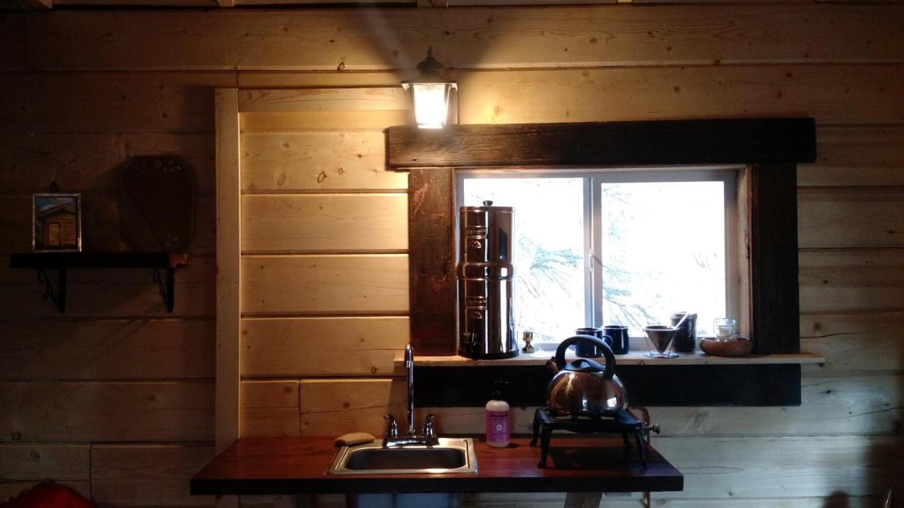 | Blackburn Cabins - McCarthy, Alaska