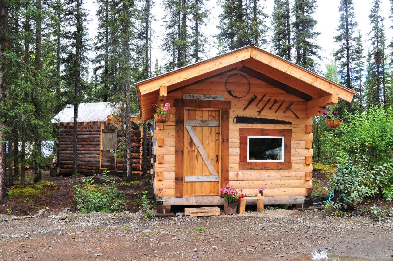 | Blackburn Cabins - McCarthy, Alaska