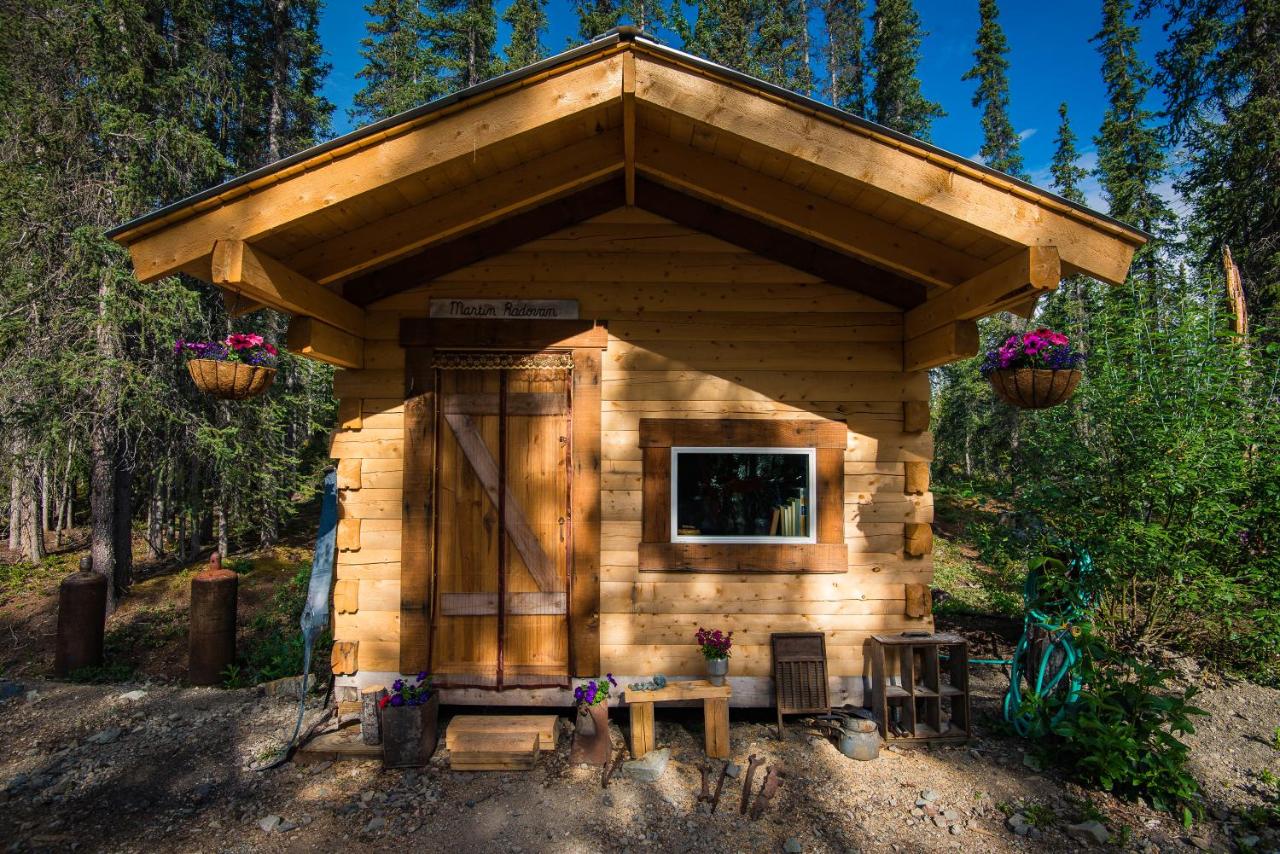 | Blackburn Cabins - McCarthy, Alaska
