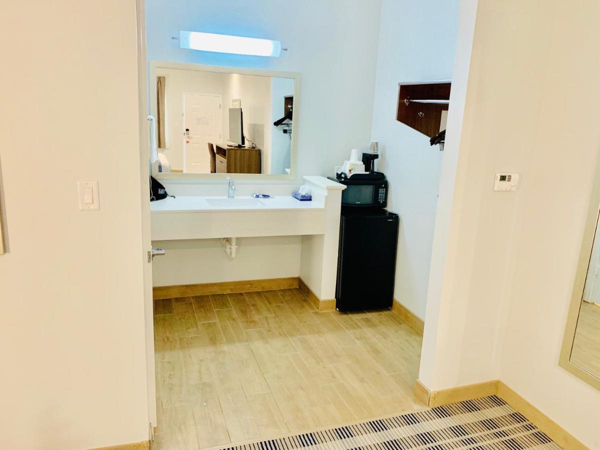  | Americas Best Value Inn & Suites