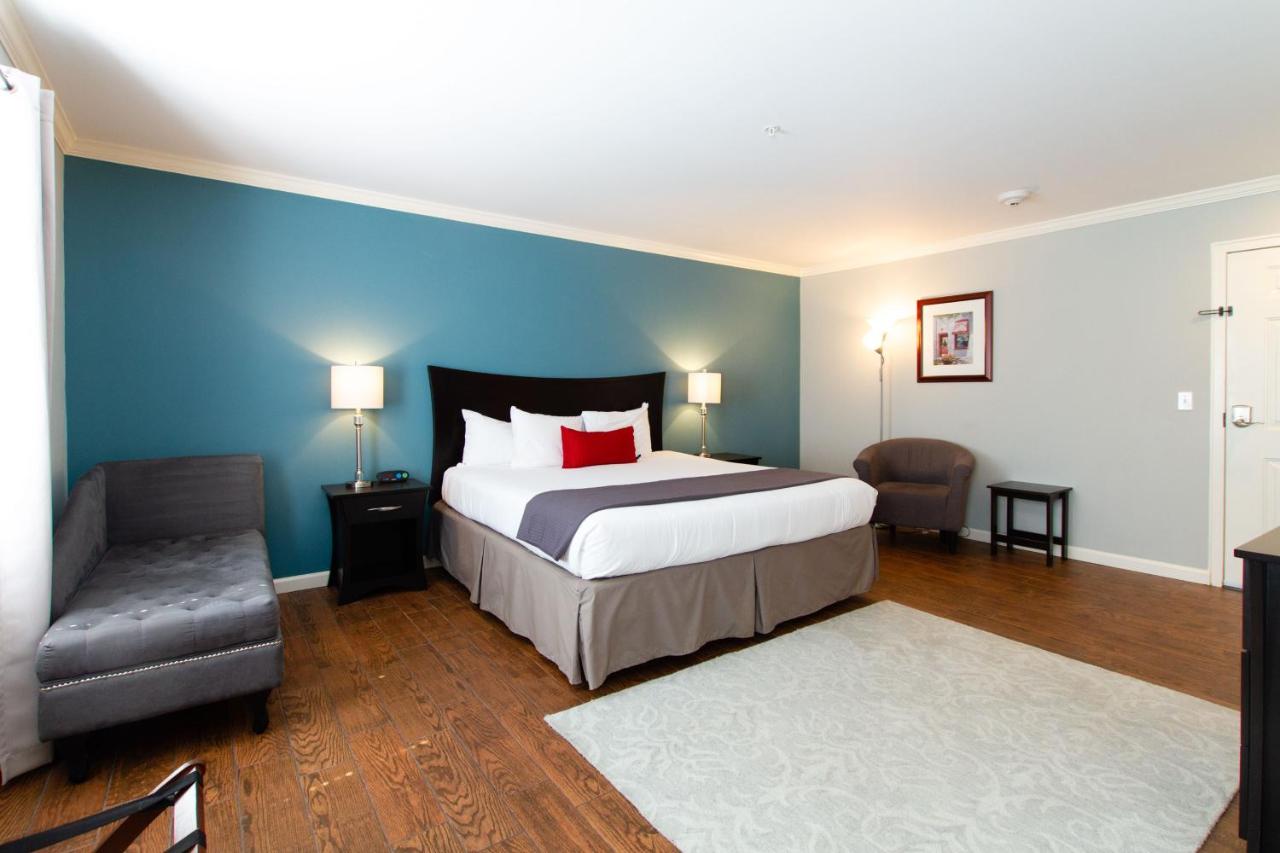 | The Dahlonega Square Hotel & Villas