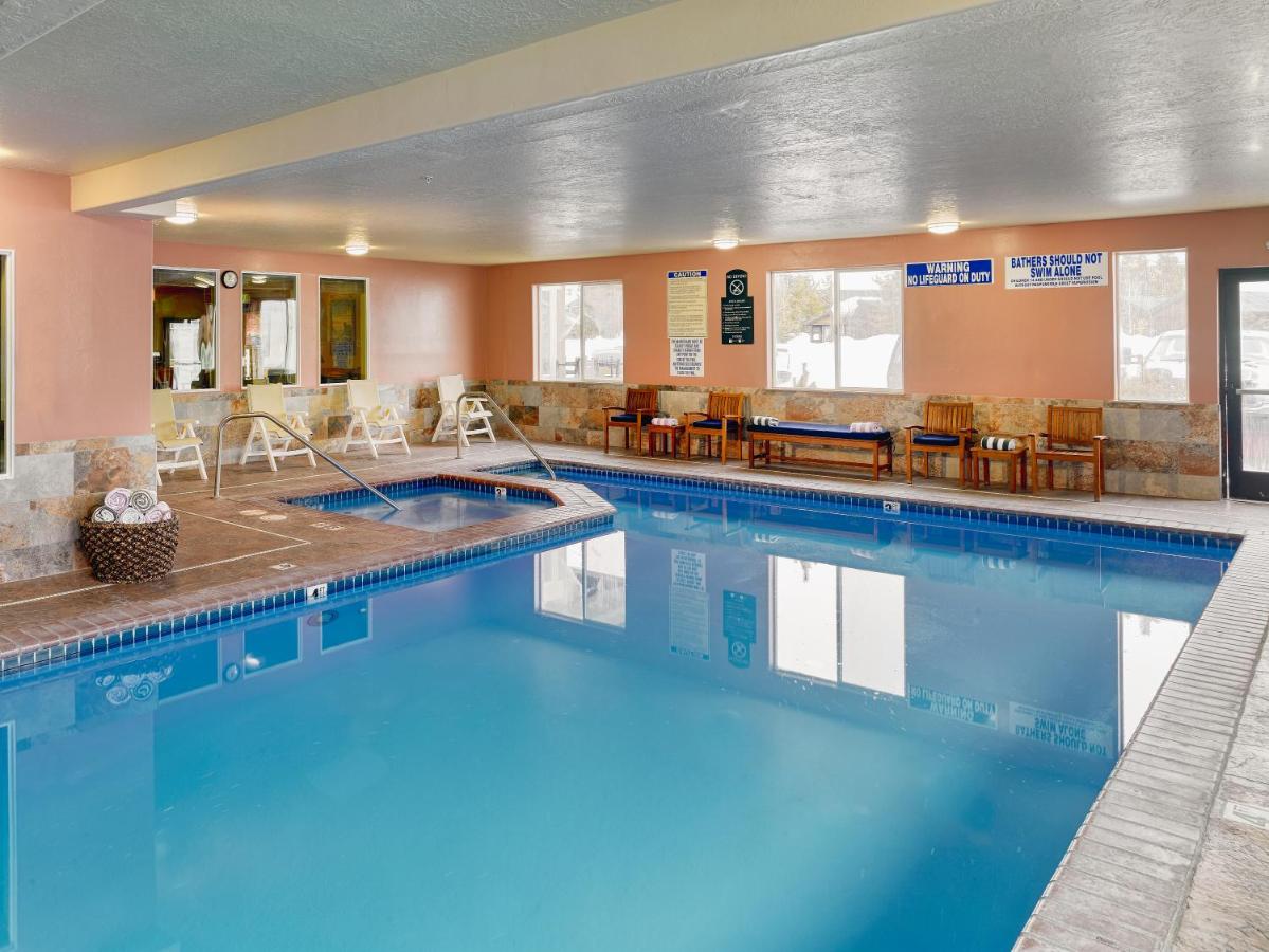 | Yellowstone Park Hotel