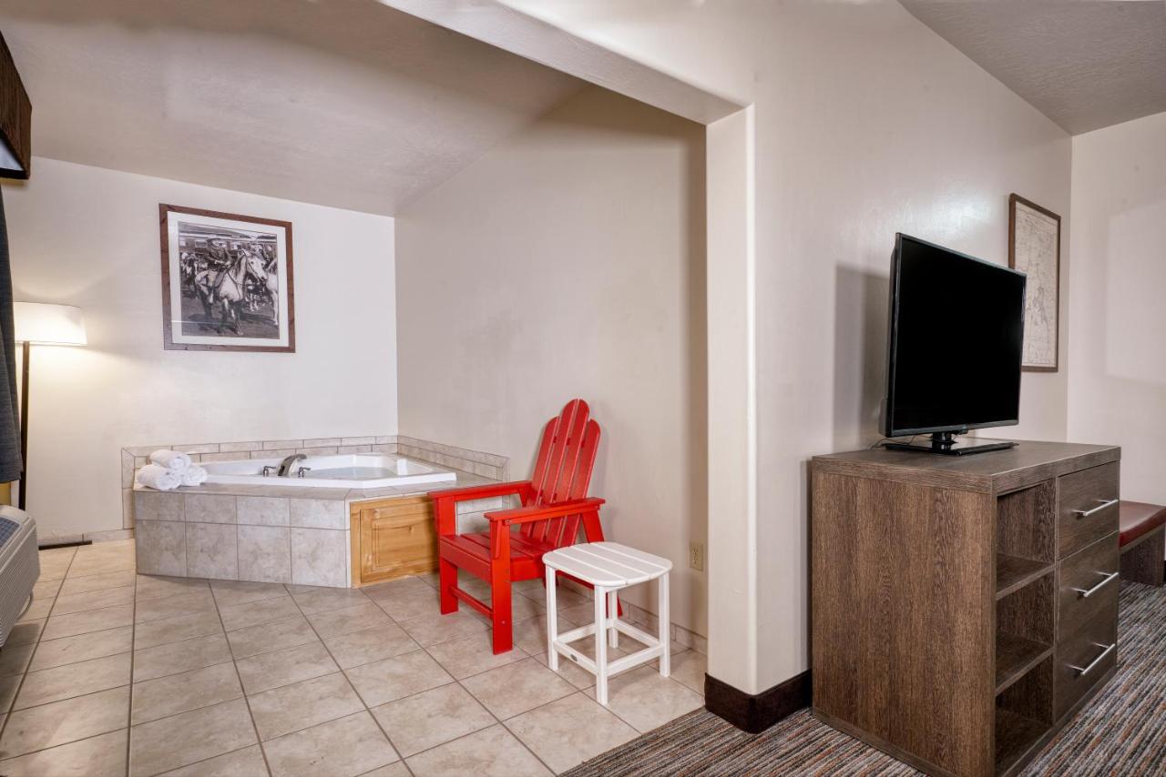 Room Selected at Check-In at Yellowstone Park Hotel