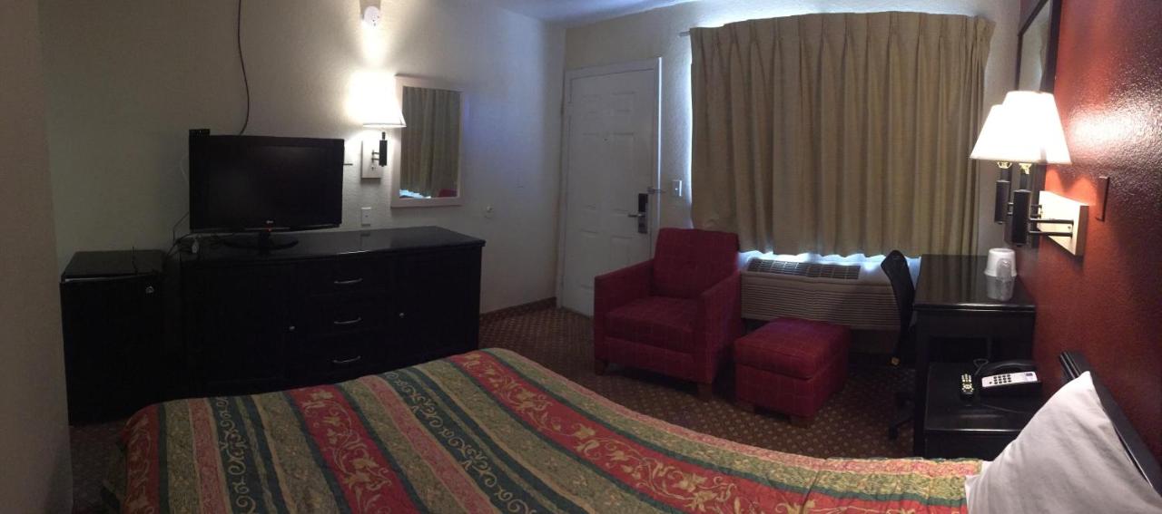 | Hilltop Inn & Suites