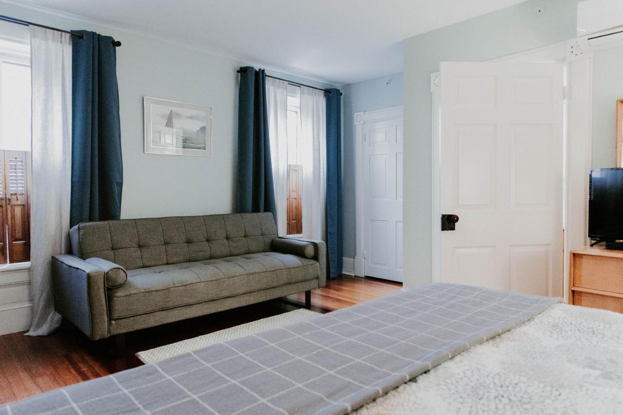 | Georges on York B&B