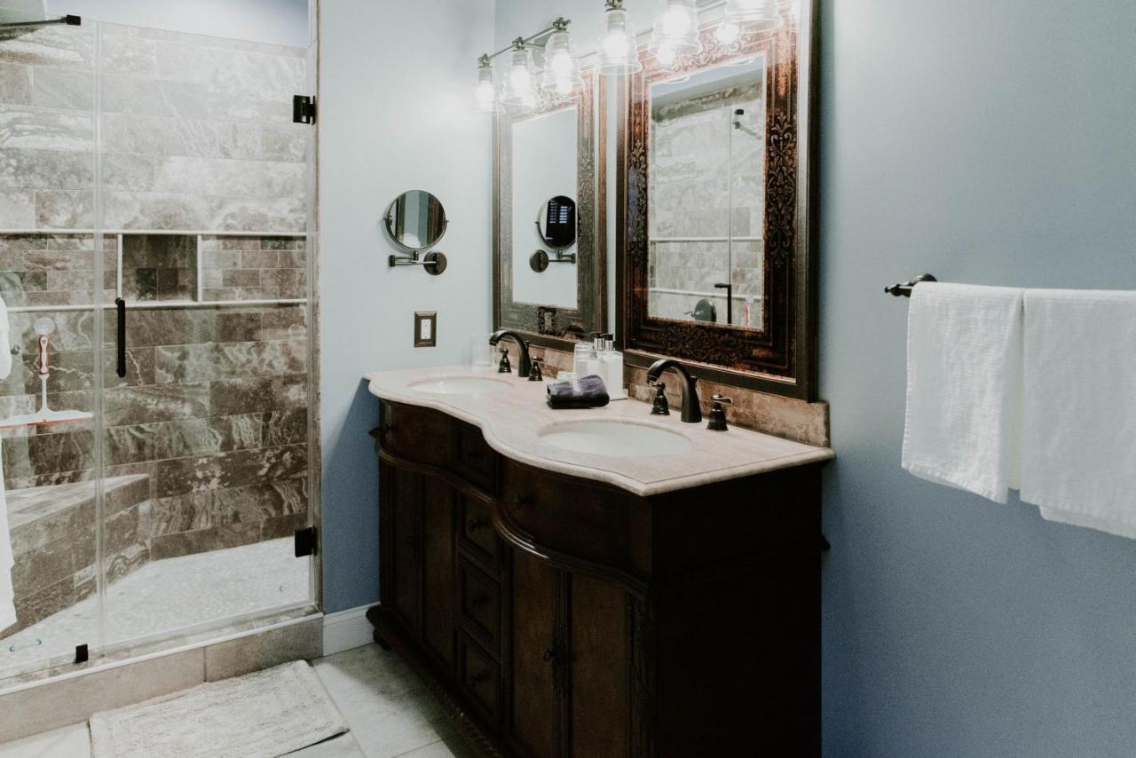| Georges on York B&B