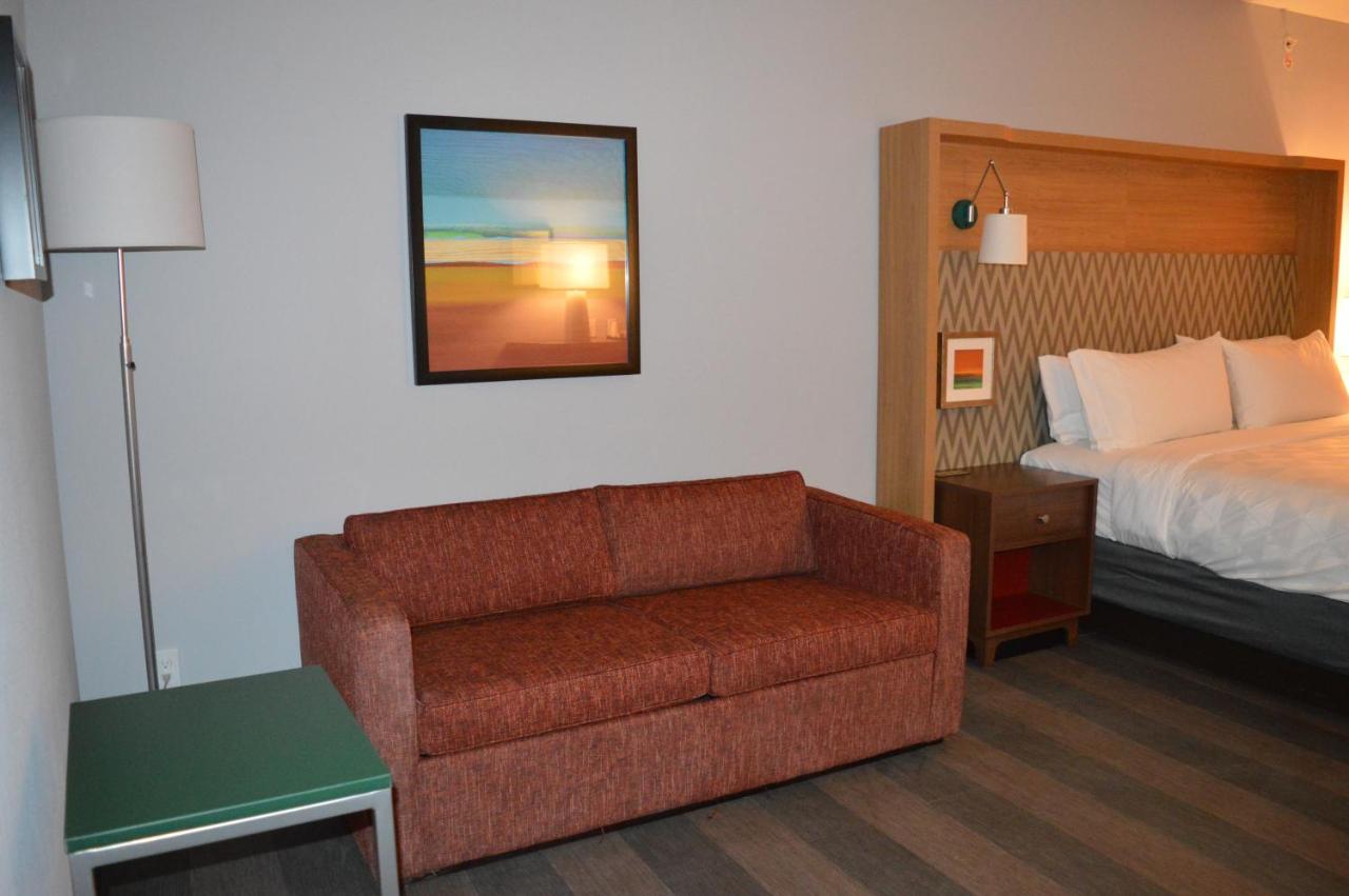 Twin Room with Sofa Bed - Non-Smoking at Holiday Inn Odessa by IHG