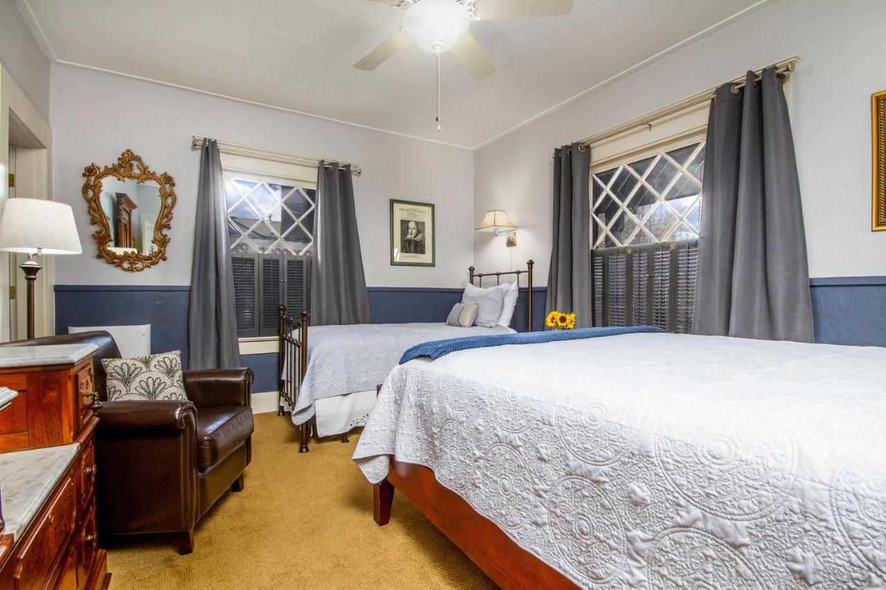  | Oak Hill Bed & Breakfast