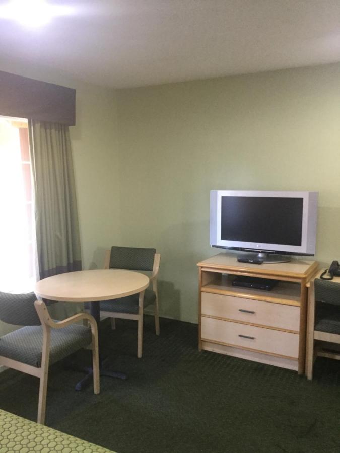 | Budget Inn - Laytonville