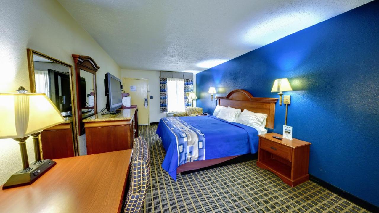  | Dahlonega Mountain Inn