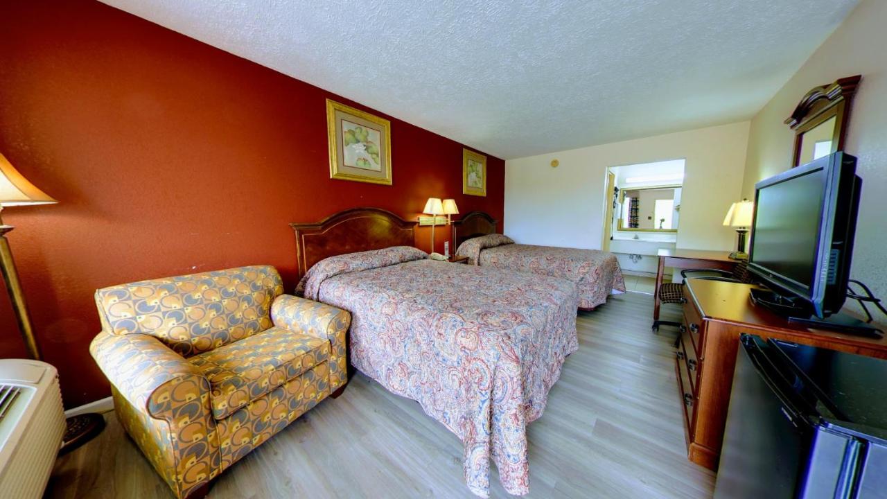  | Dahlonega Mountain Inn
