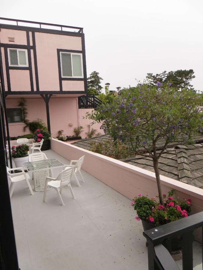 | Hofsas House Hotel