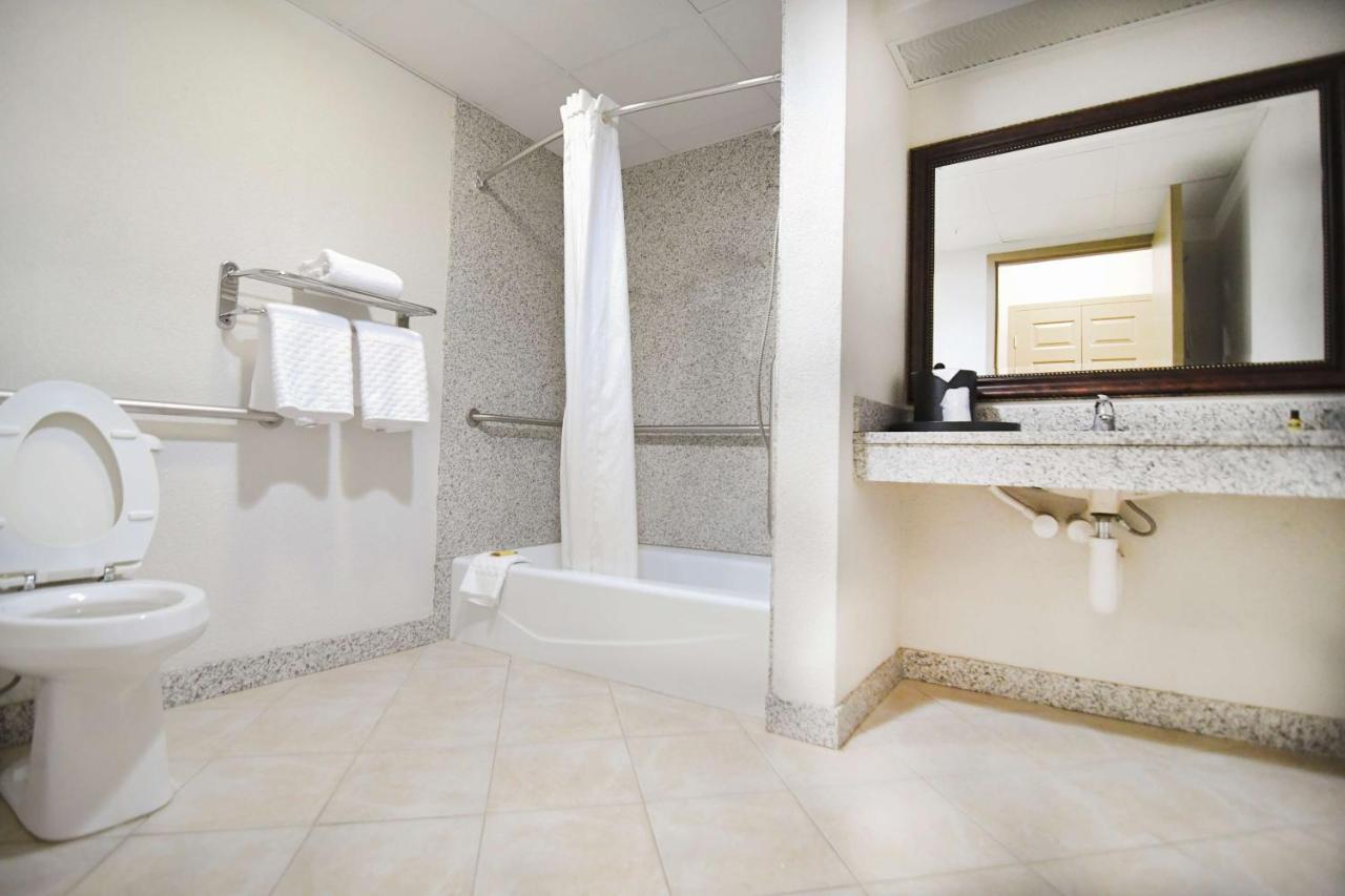 Room #25308912 at Best Western Plus Sandusky Hotel & Suites