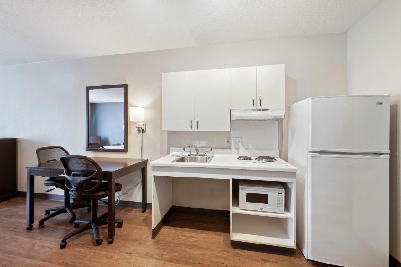 Queen studio with 1 Queen Bed - Disability Access/Non-Smoking at Extended Stay America Select Suites - Charlotte - University Place