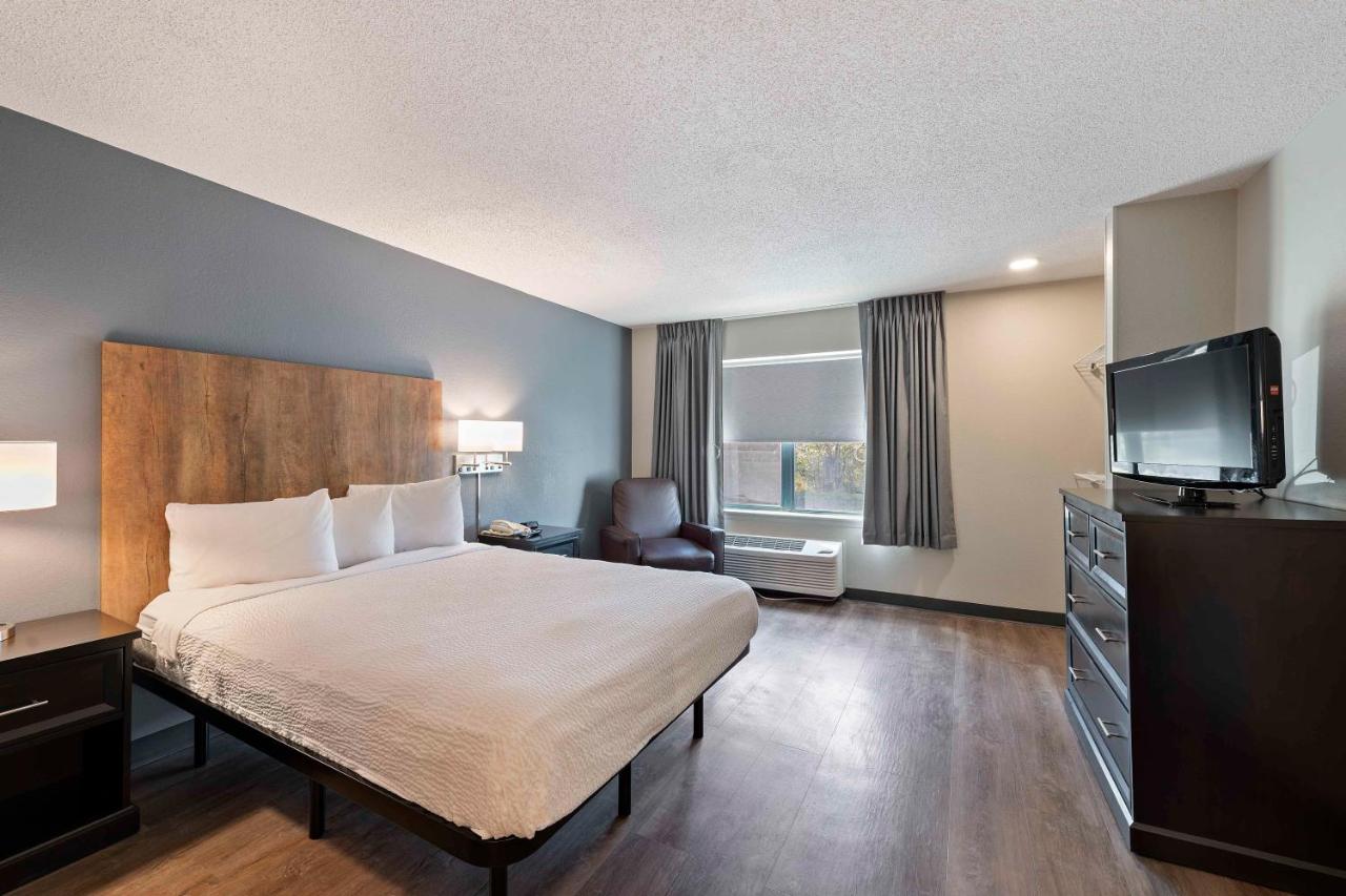 Queen studio with 1 Queen Bed - Disability Access/Non-Smoking at Extended Stay America Select Suites - Charlotte - University Place