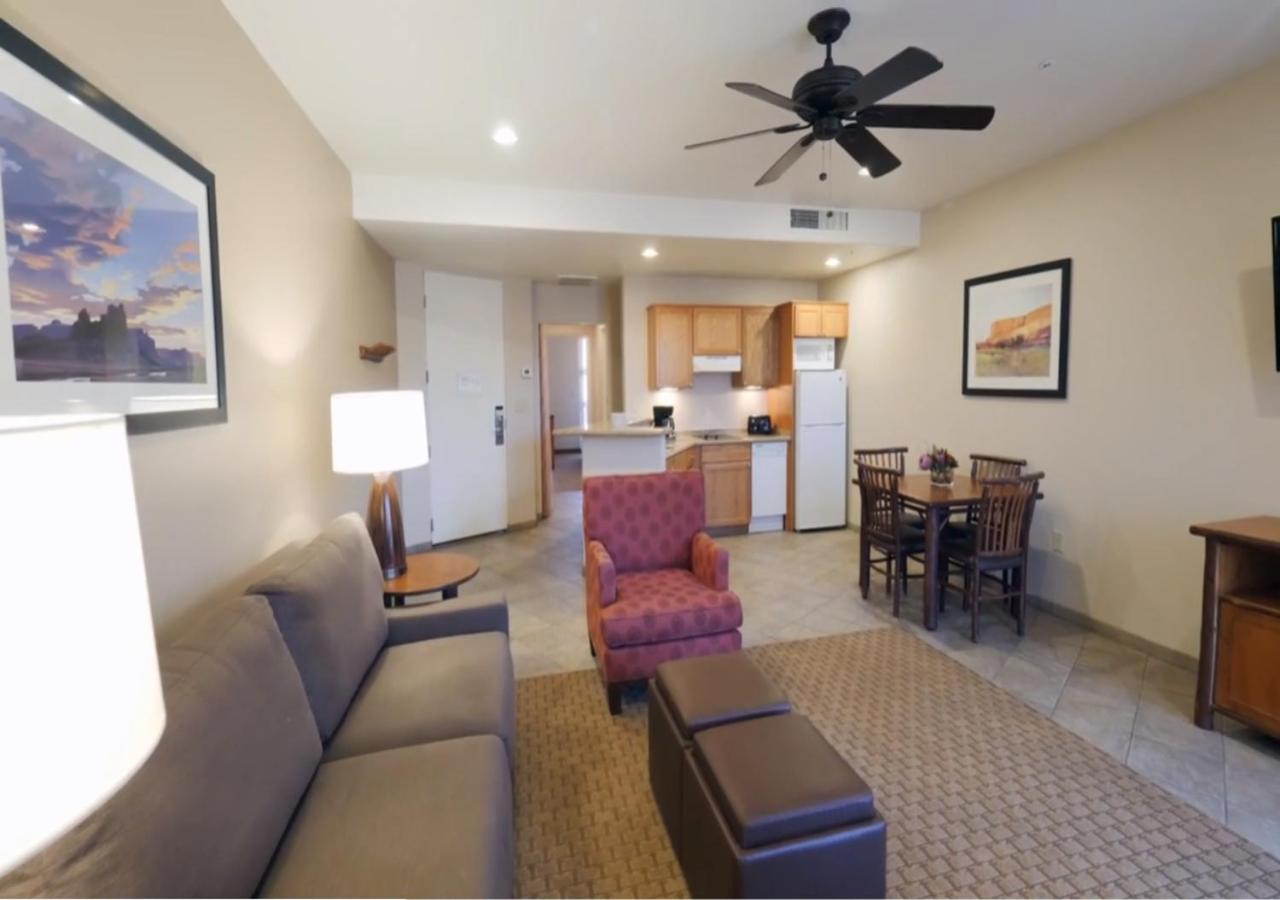 One-Bedroom Suite at Bell Rock Inn