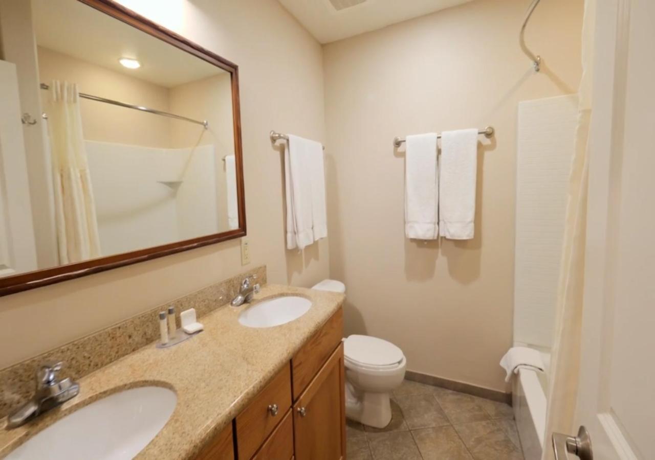 One-Bedroom Suite at Bell Rock Inn