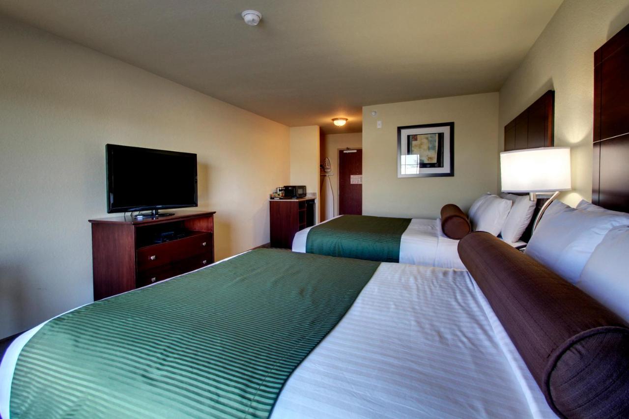 | Cobblestone Hotel & Suites - Newton