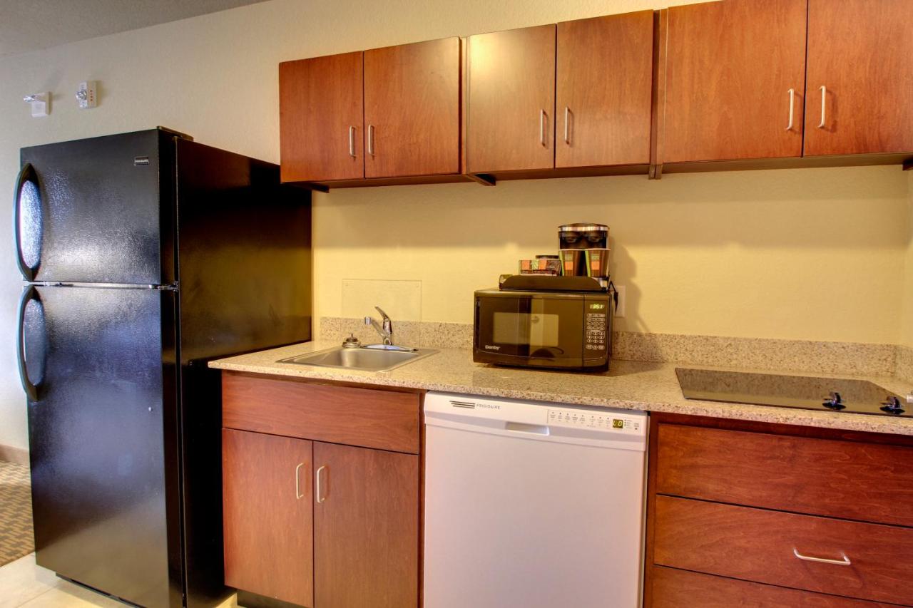 | Cobblestone Hotel & Suites - Newton