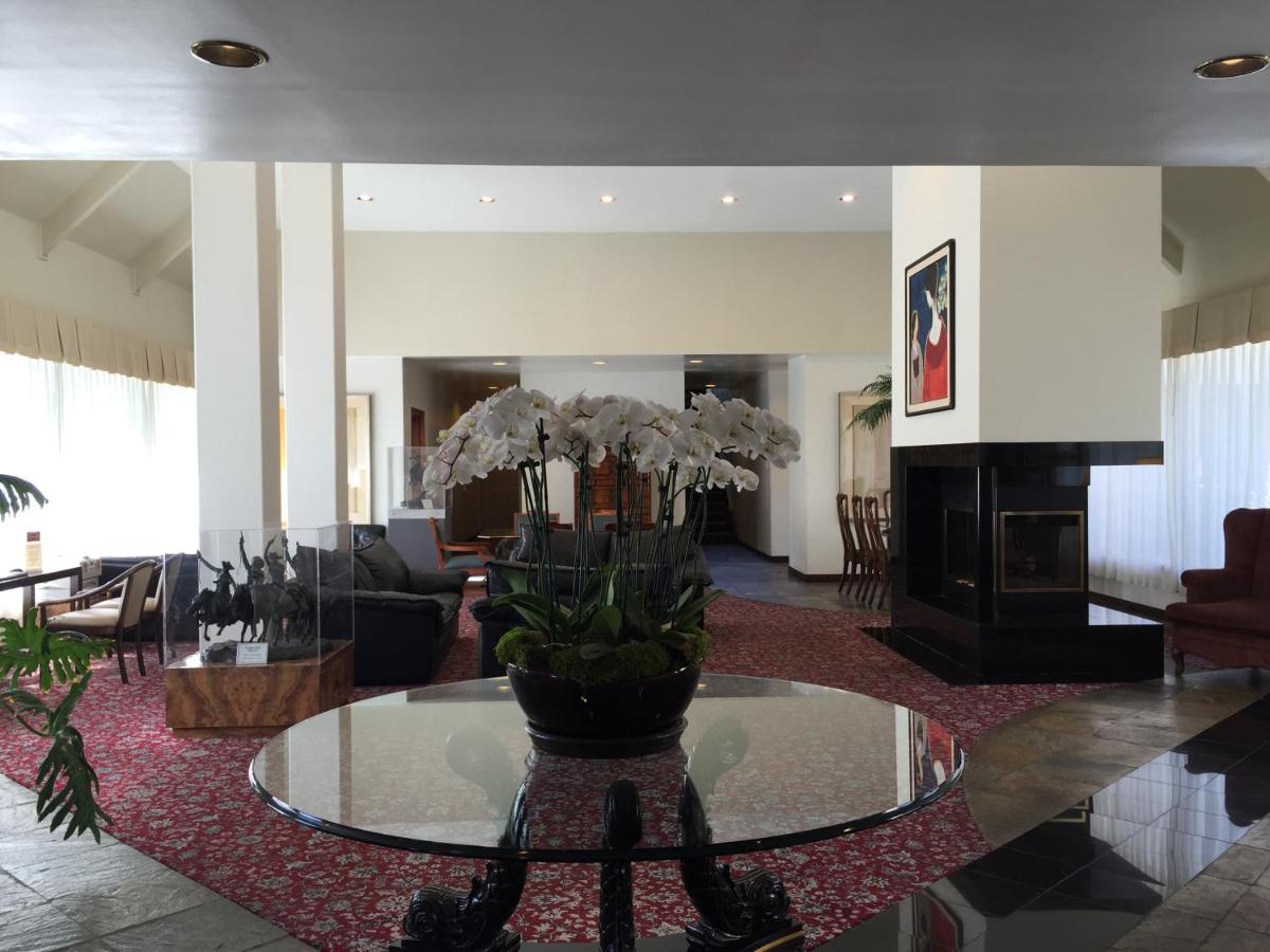 | Mikado Hotel