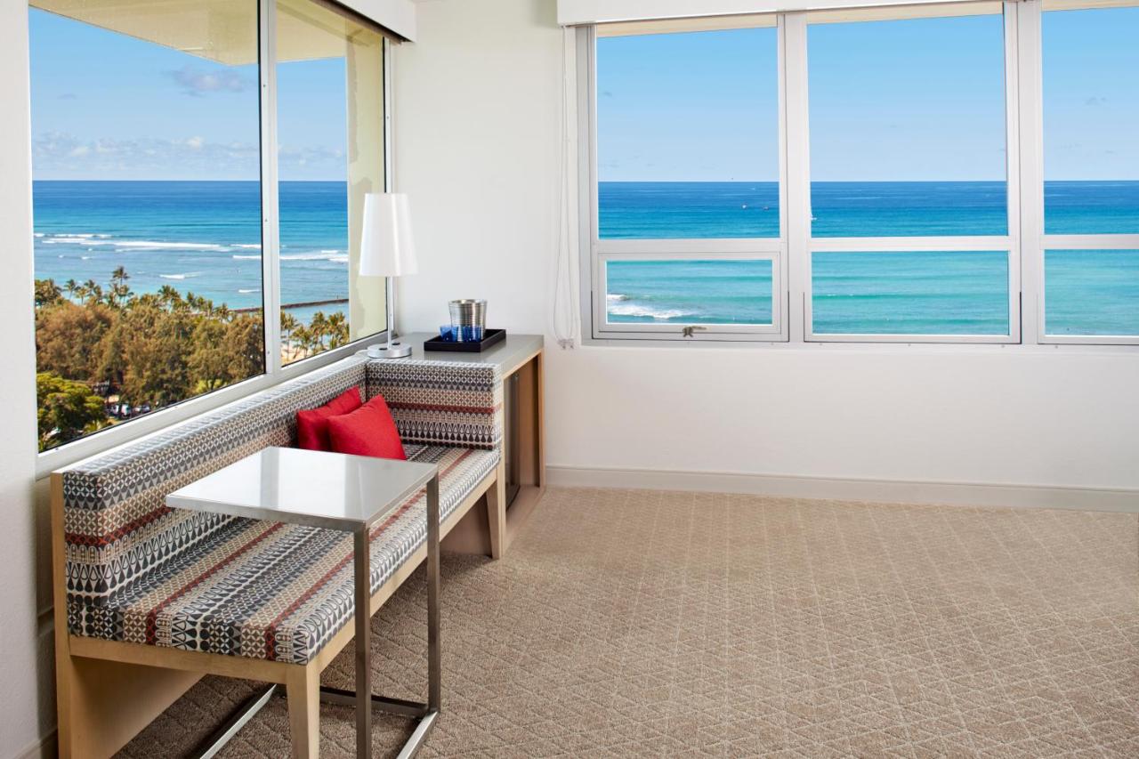 Premier Ocean View Balcony, King at Queen Kapiolani Hotel