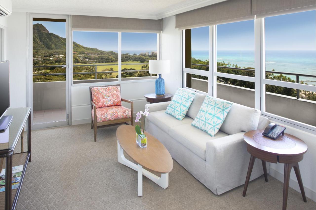 Penthouse Ocean View, Balcony at Queen Kapiolani Hotel
