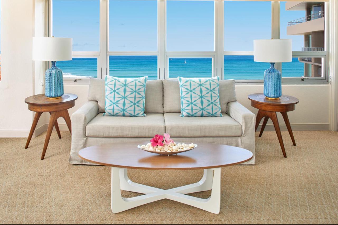 Penthouse Ocean View, Balcony at Queen Kapiolani Hotel