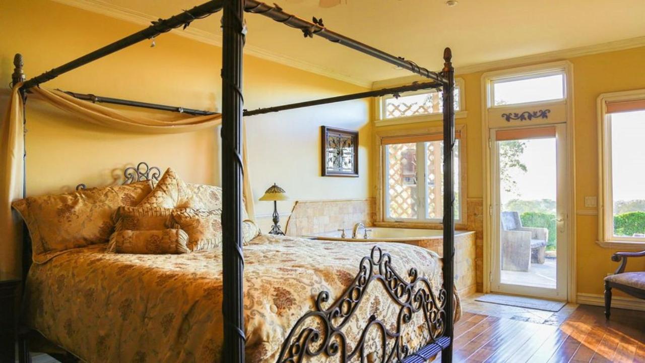 | High Ridge Manor