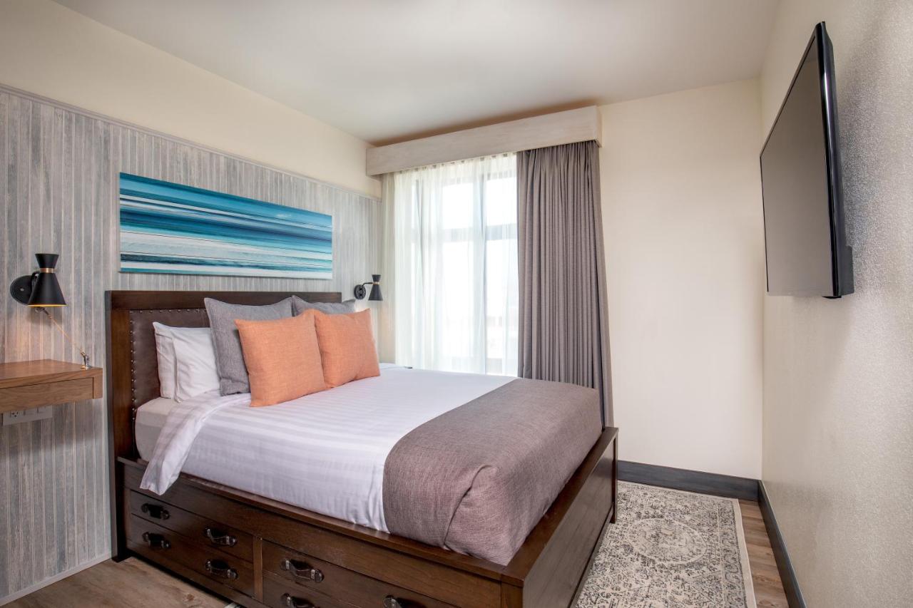 Budget Queen Room at Hotel 1868