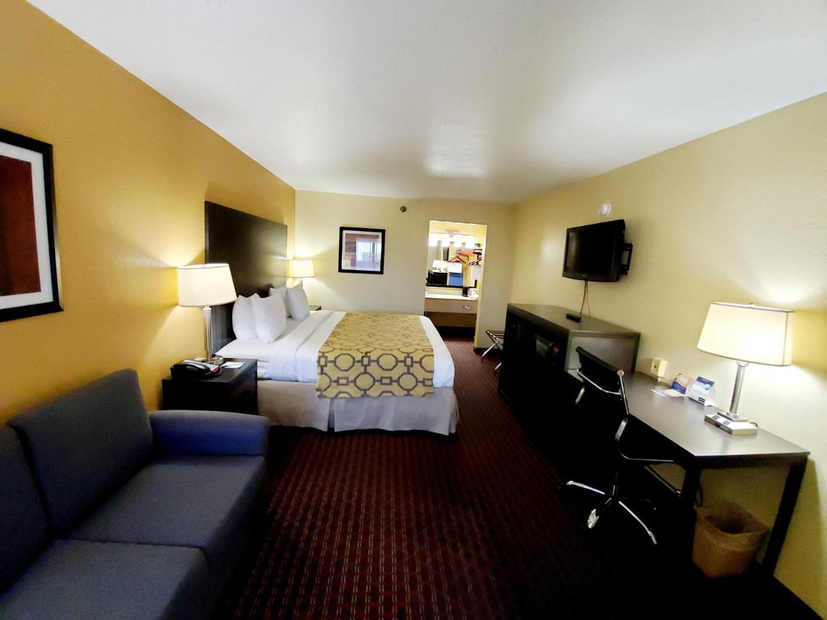 King Room - Non-Smoking at Baymont by Wyndham Goodlettsville/Nashville