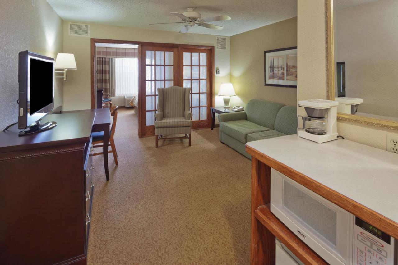 One-Bedroom King Suite with Sofa Bed - Non-Smoking at Country Inn & Suites by Radisson, West Bend, WI