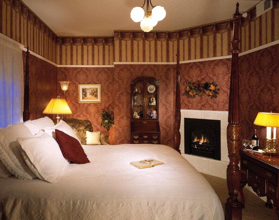 | Churchill Manor