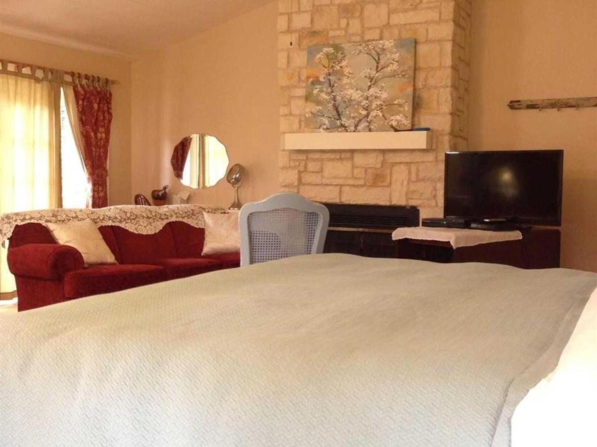 | Iron Horse Inn