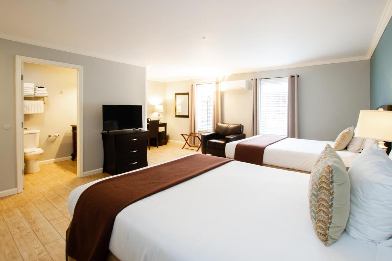 | The Dahlonega Square Hotel & Villas