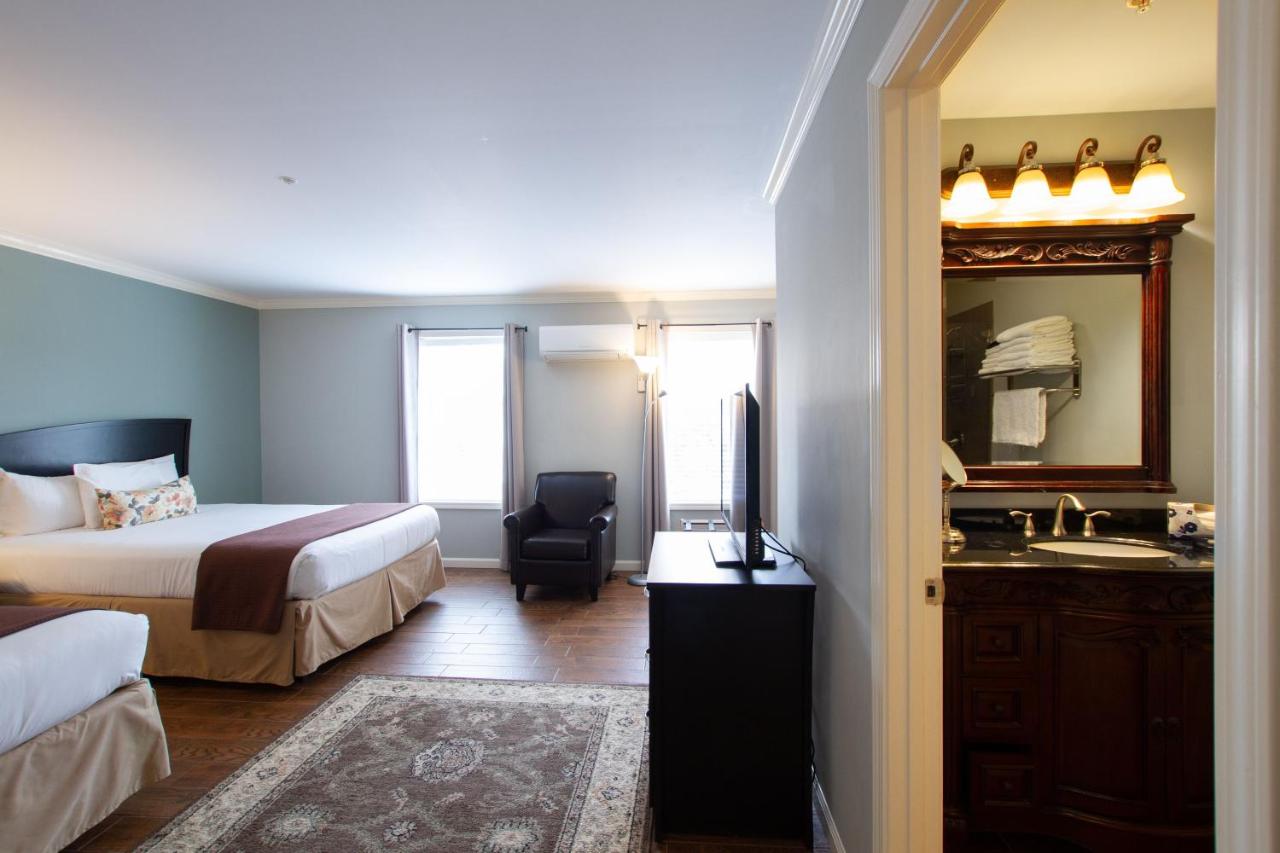 | The Dahlonega Square Hotel & Villas