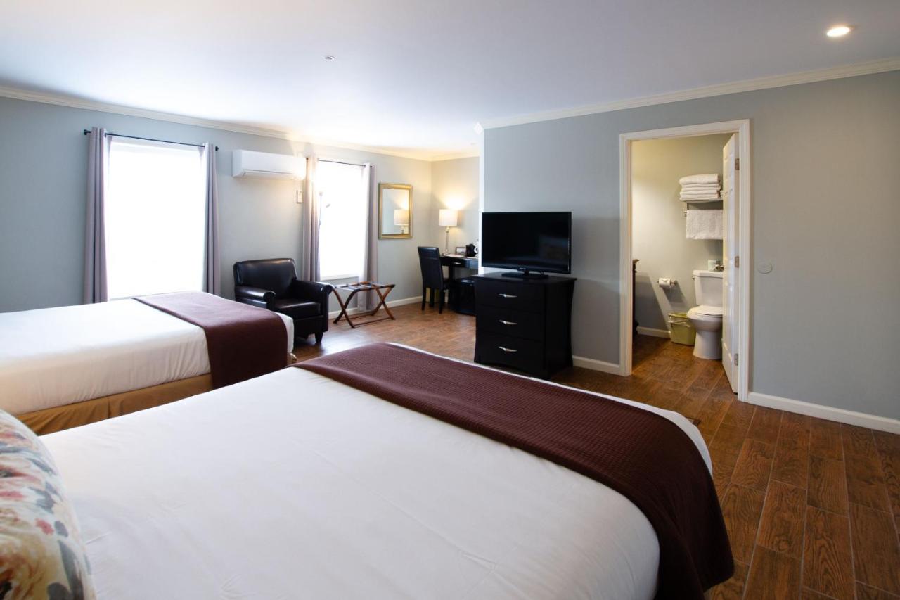 | The Dahlonega Square Hotel & Villas