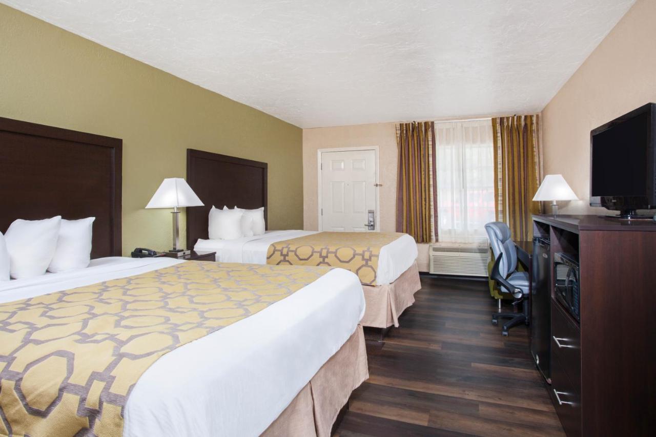 Queen Room with Two Queen Beds - Non-Smoking at Baymont by Wyndham Lake City I-75
