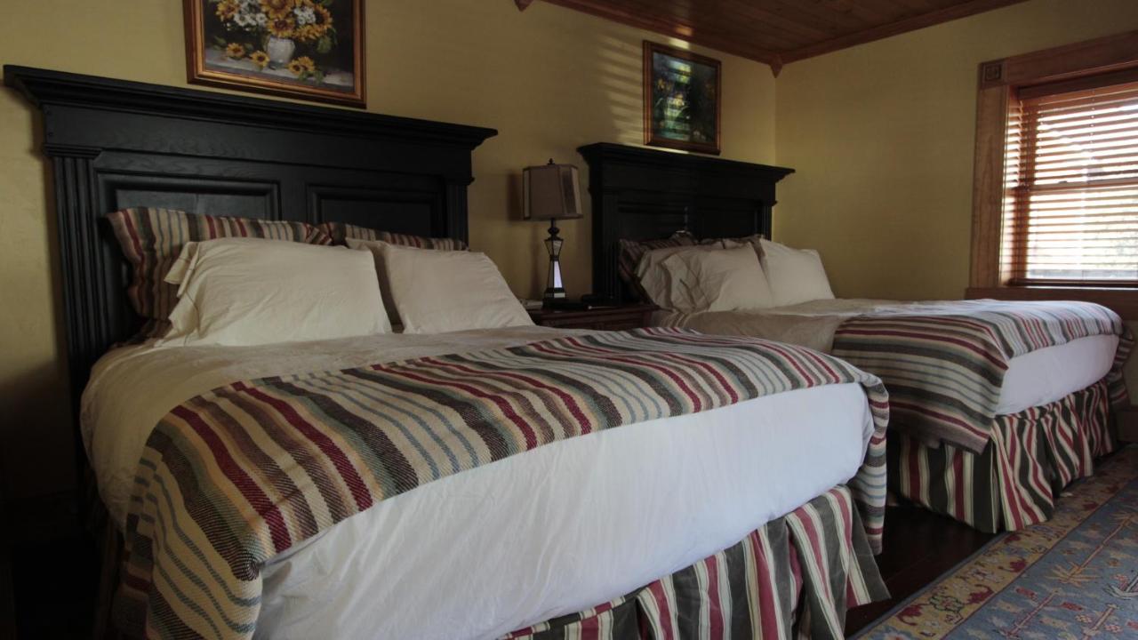 | Ridgeway Inn - Blowing Rock