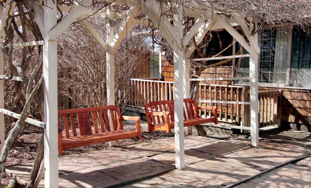 | Ridgeway Inn - Blowing Rock