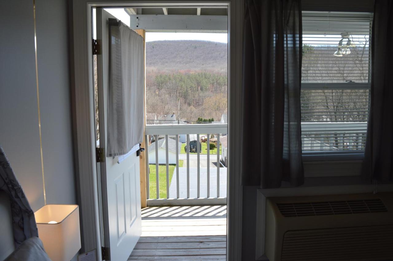 | Mountain View Suites