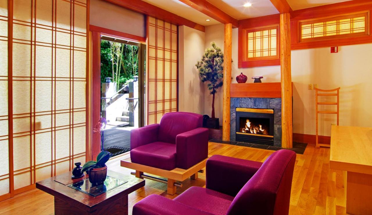 | Inn at Depot Hill