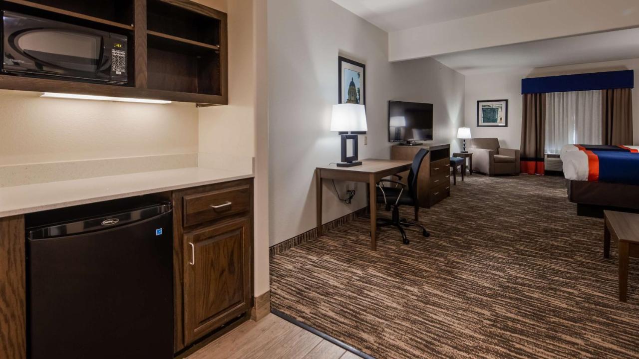 Queen Suite with Two Queen Beds at Best Western Plus Ardmore Inn & Suites