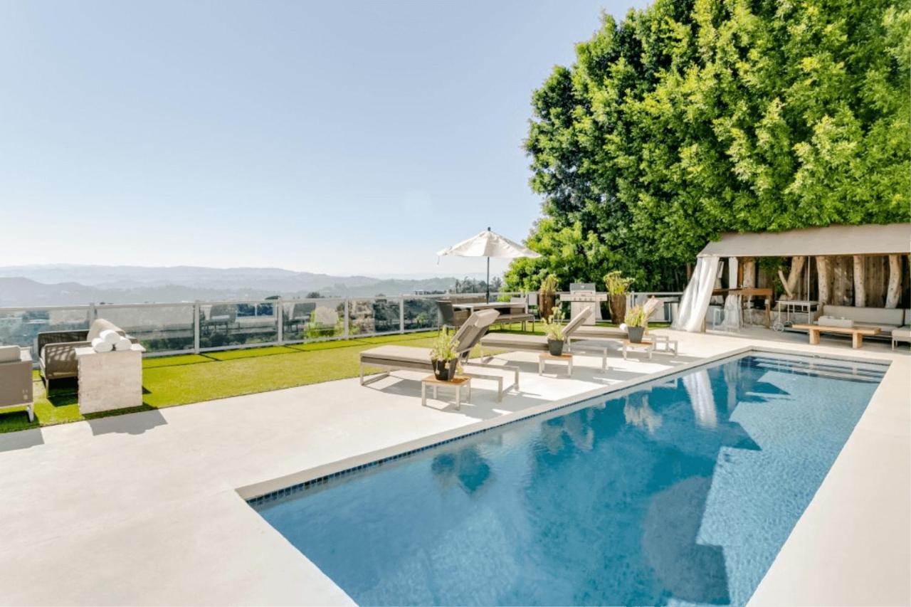 | Villa Sizzle