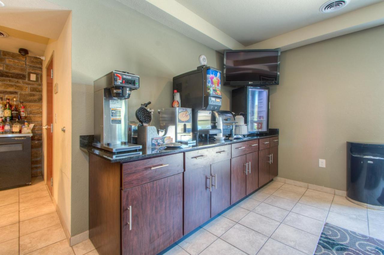 | Cobblestone Inn & Suites - Wray