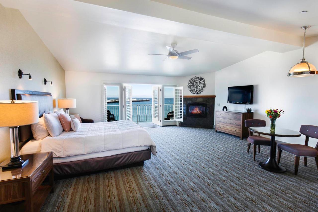 | Sea & Sand Inn
