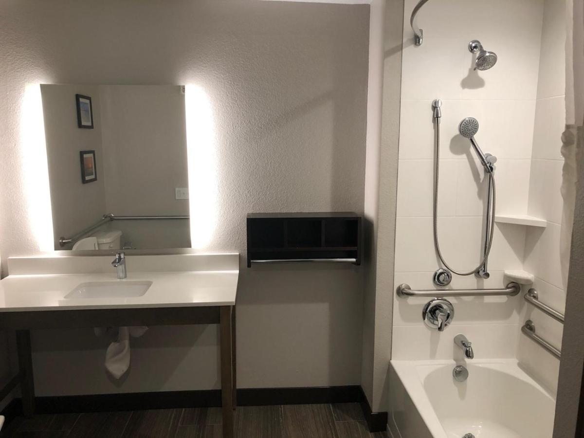 King Suite - Accessible/Non-Smoking at Comfort Suites Fort Lauderdale Airport & Cruise Port