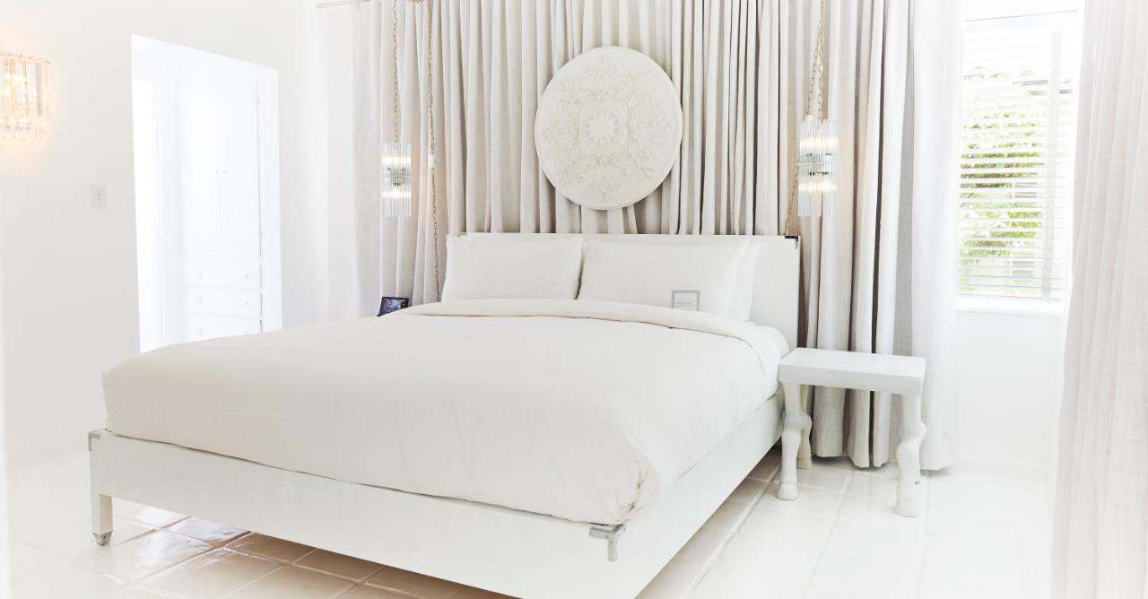 Two-Bedroom Bungalow at Avalon Hotel & Bungalows Palm Springs, a Member of Design Hotels