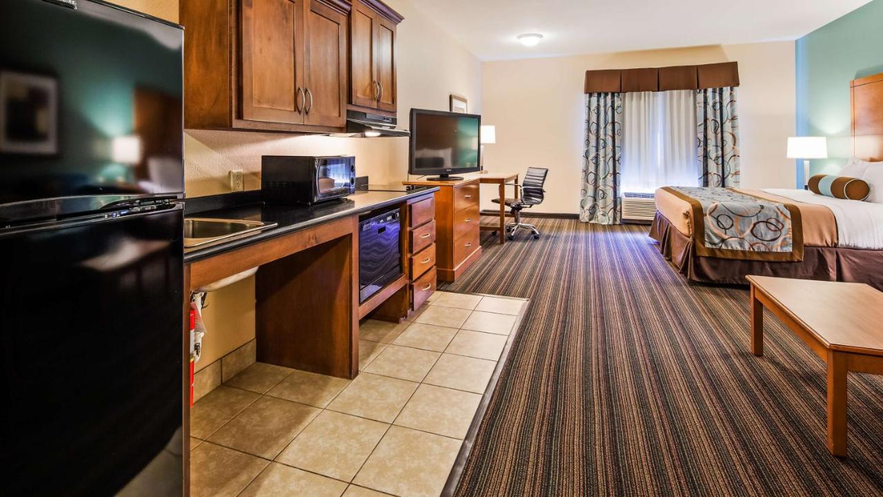 | Best Western Plus Seminole Hotel & Suites