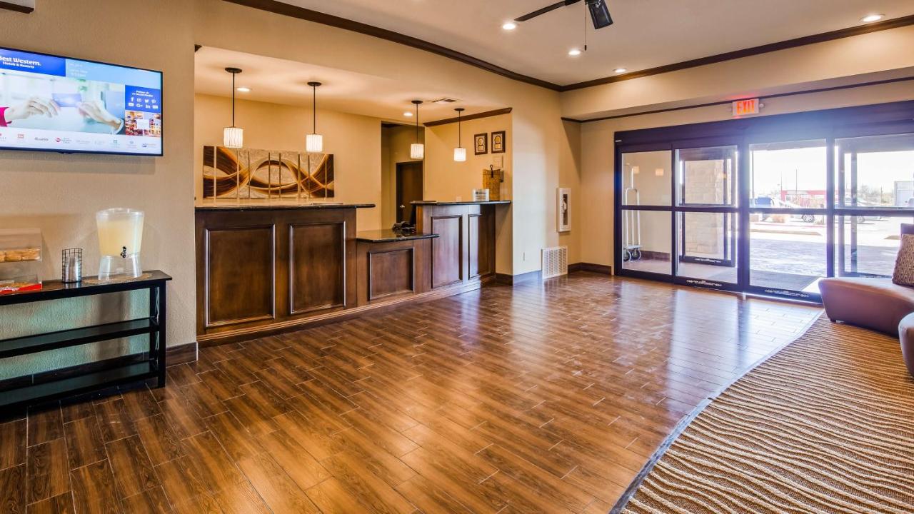 | Best Western Plus Seminole Hotel & Suites